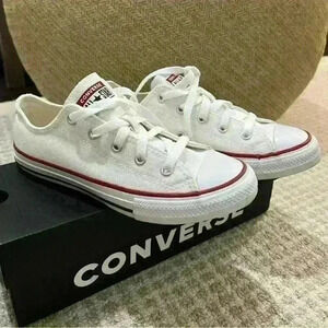 Converse Unisex-Child -Low Top Sneaker, Optical White, 2.5 M US Youth
